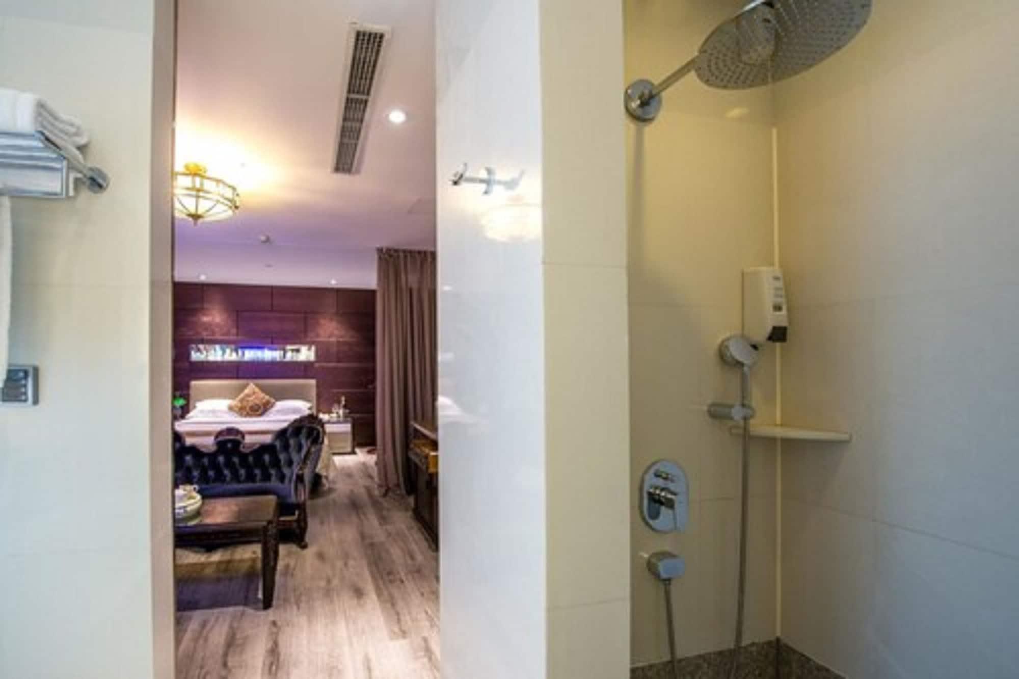 Kingtown Riverside Hotel Plaza Shanghai Exterior photo